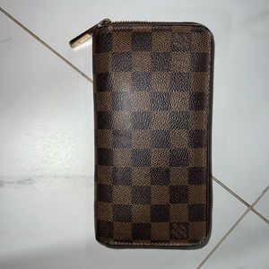 Louis Vuitton Checkered Wallet